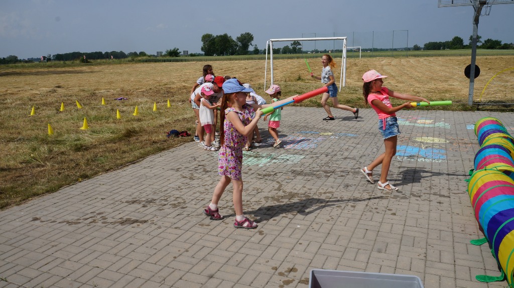 Biesiada Sąsiedzka w Piotrówku integrowała w słońcu i deszczu
