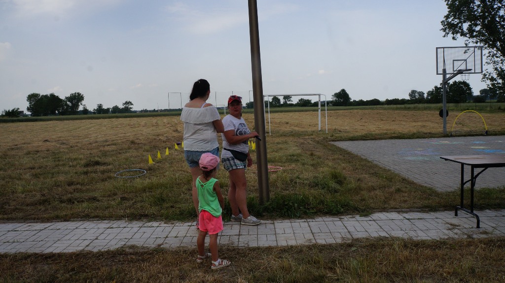Biesiada Sąsiedzka w Piotrówku integrowała w słońcu i deszczu

