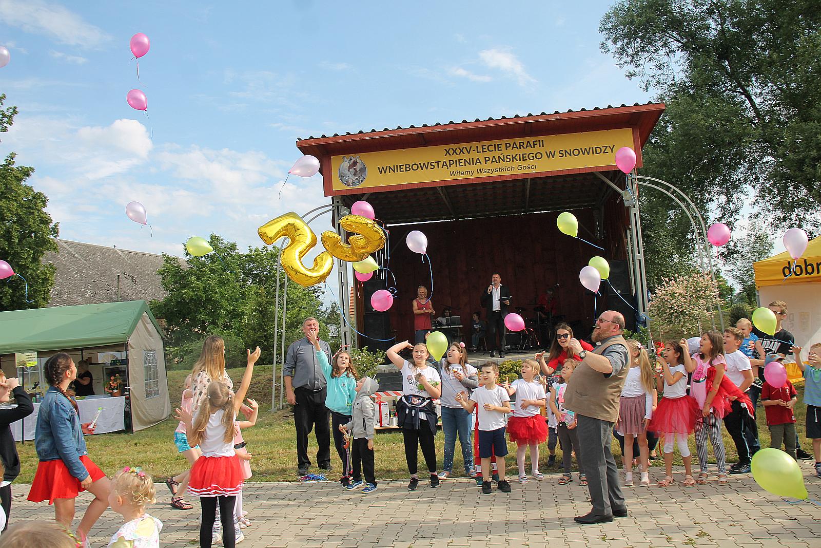 Mieszkańcy Snowidzy świętowali jubileusz swojej parafii