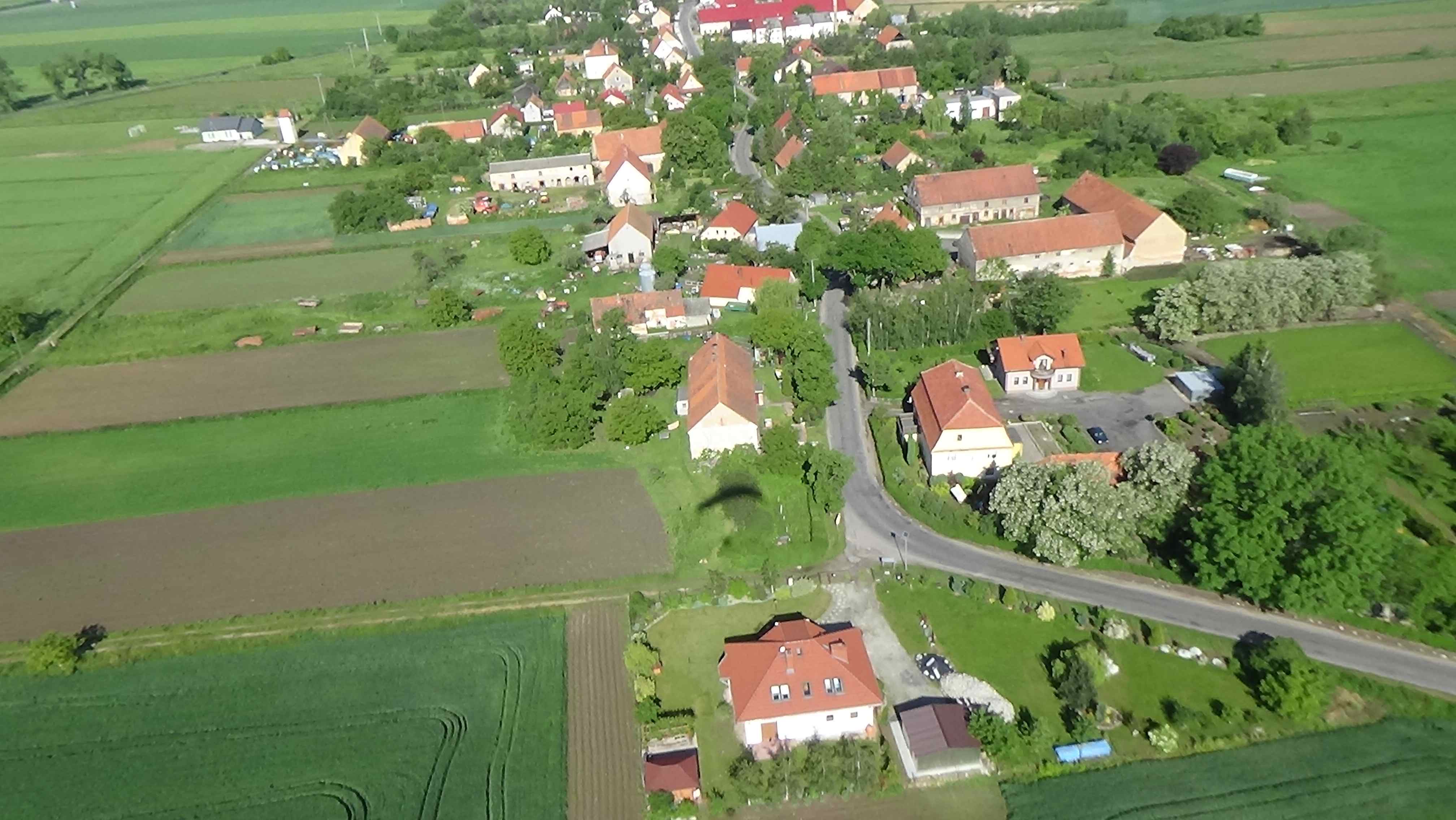 Księginice z lotu ptaka. Zobacz jak wygląda wioska
