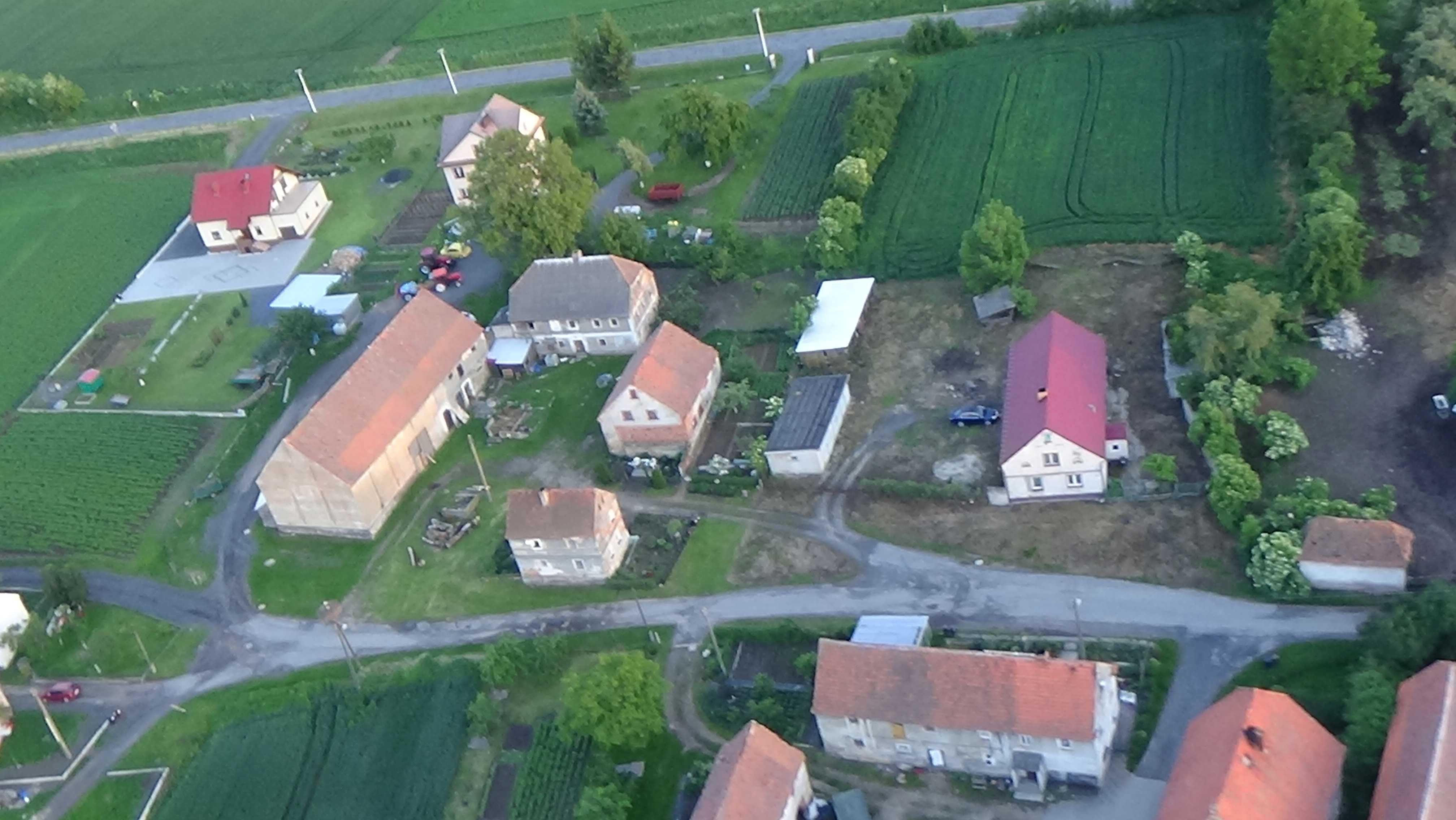 Lubień z lotu ptaka. Zobacz jak wygląda wioska       
