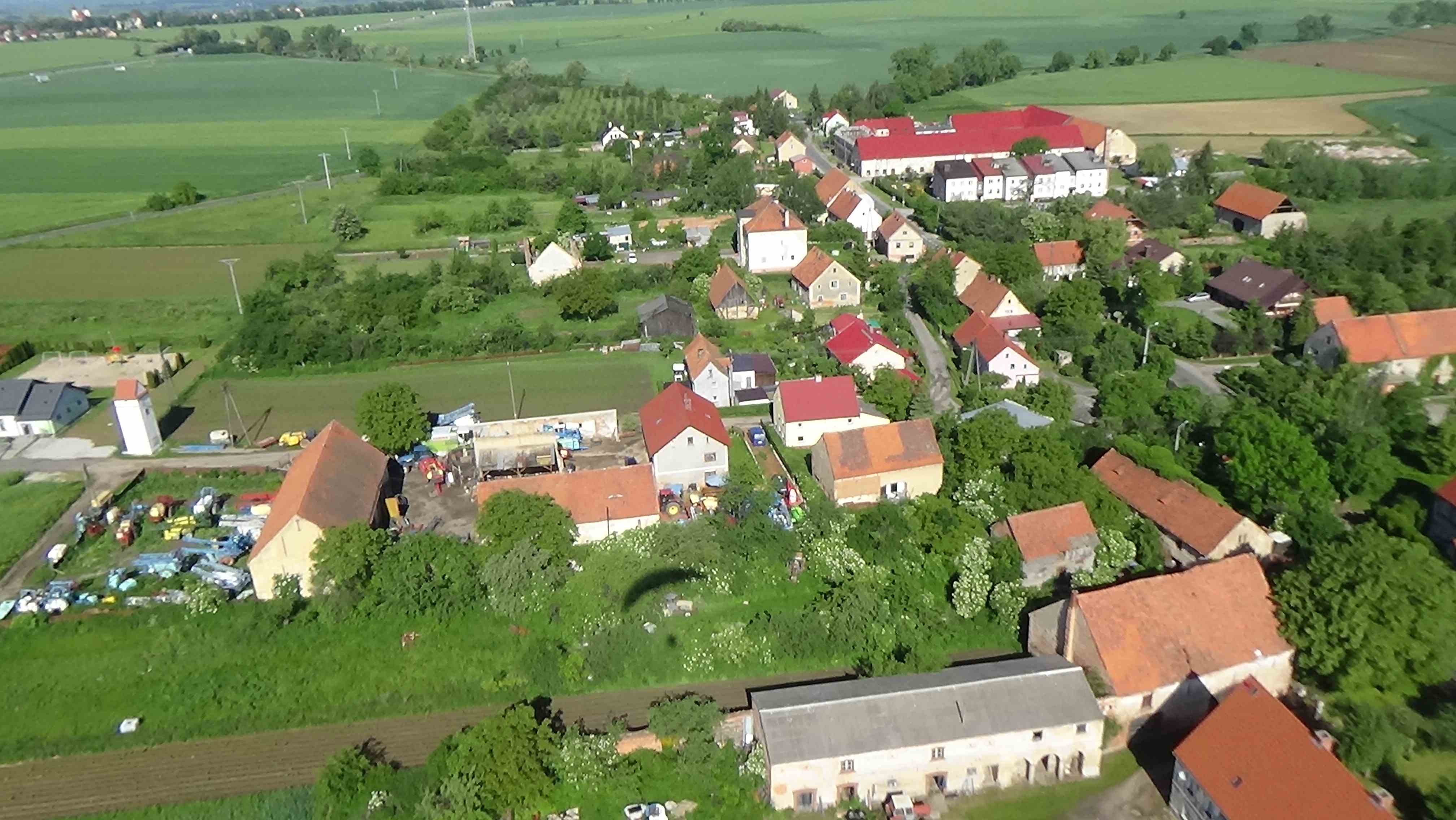 Księginice z lotu ptaka. Zobacz jak wygląda wioska
