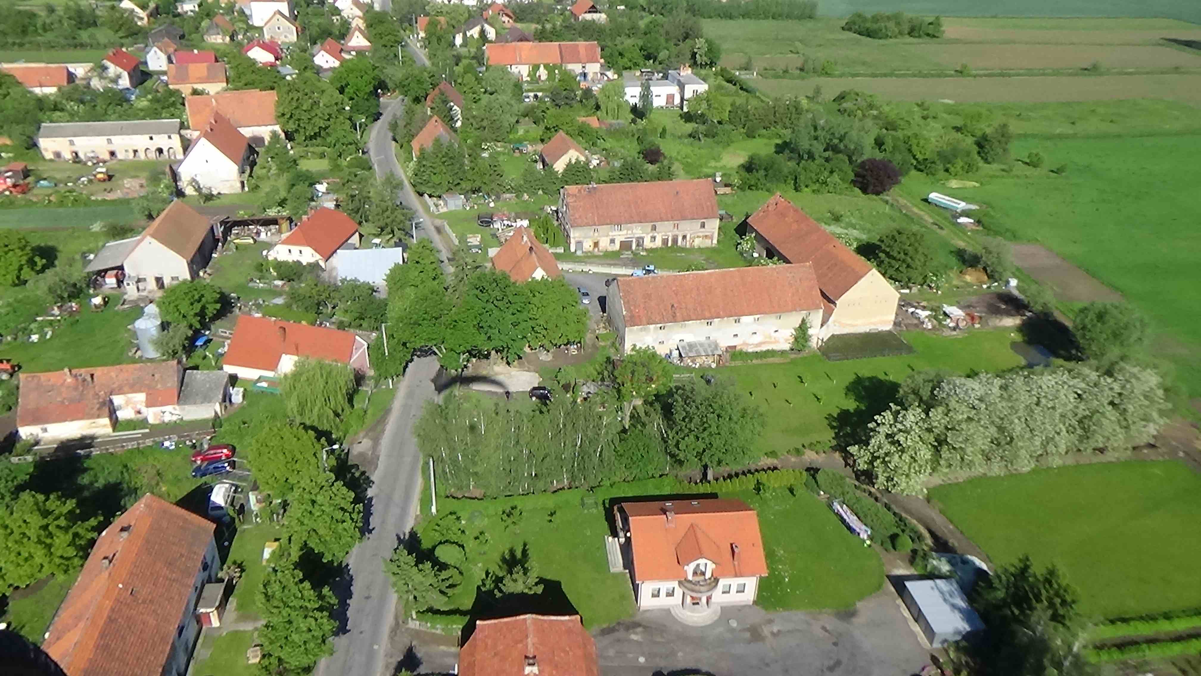 Księginice z lotu ptaka. Zobacz jak wygląda wioska
