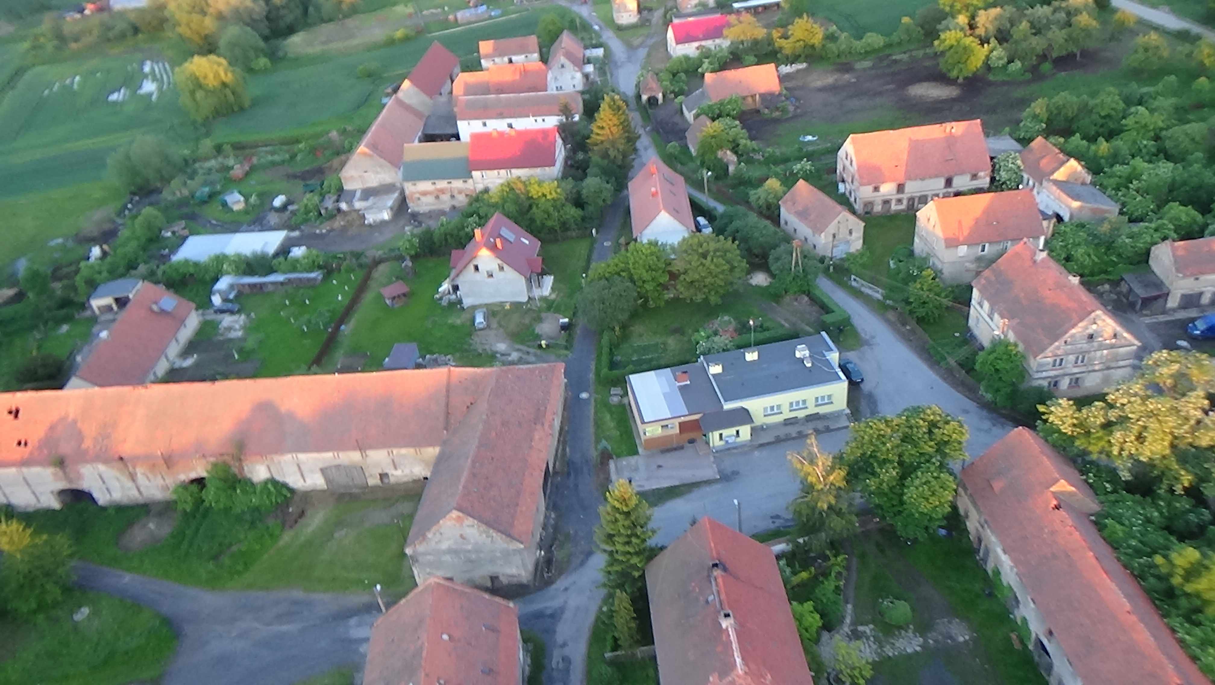 Lubień z lotu ptaka. Zobacz jak wygląda wioska       

