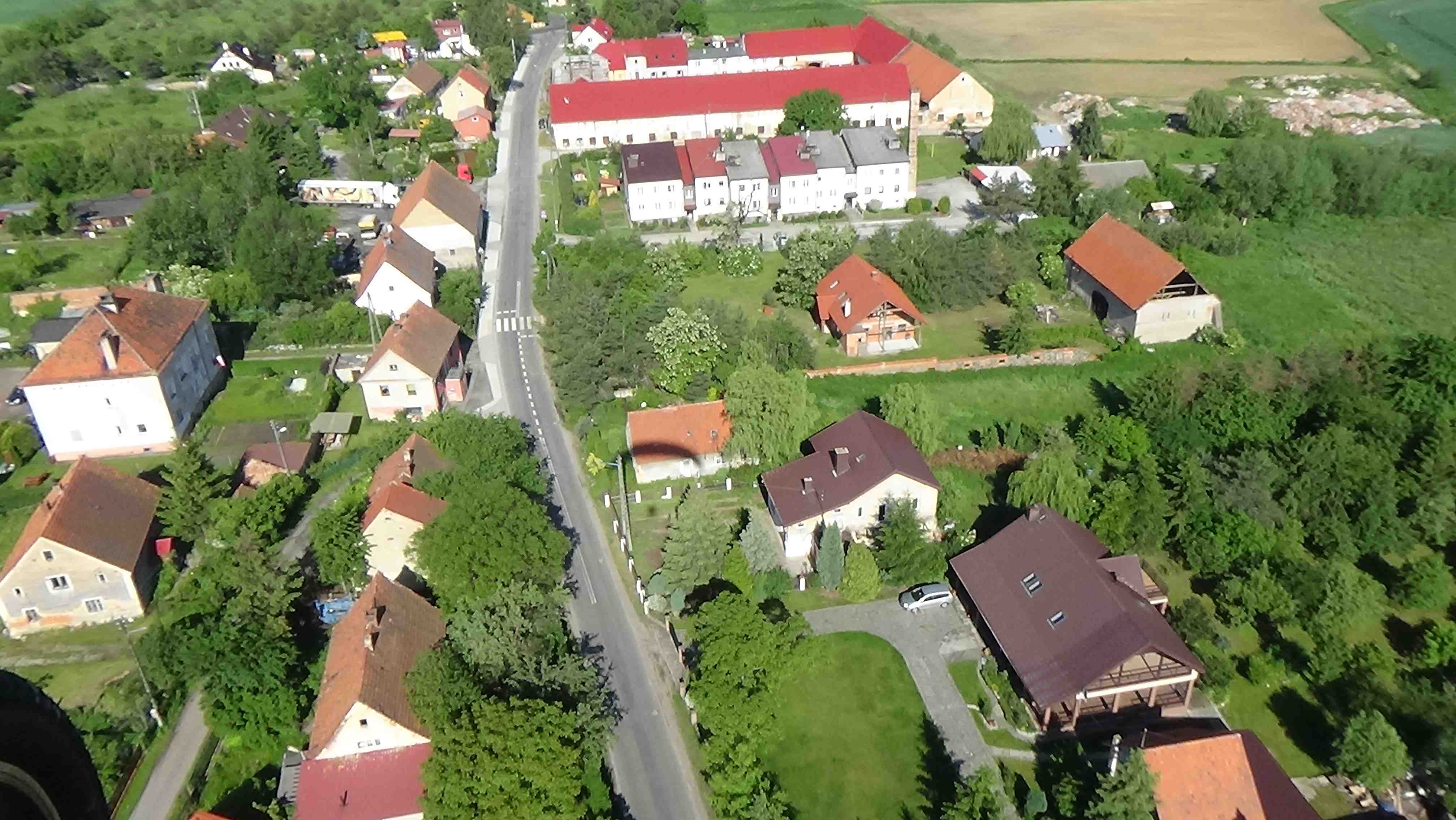 Księginice z lotu ptaka. Zobacz jak wygląda wioska
