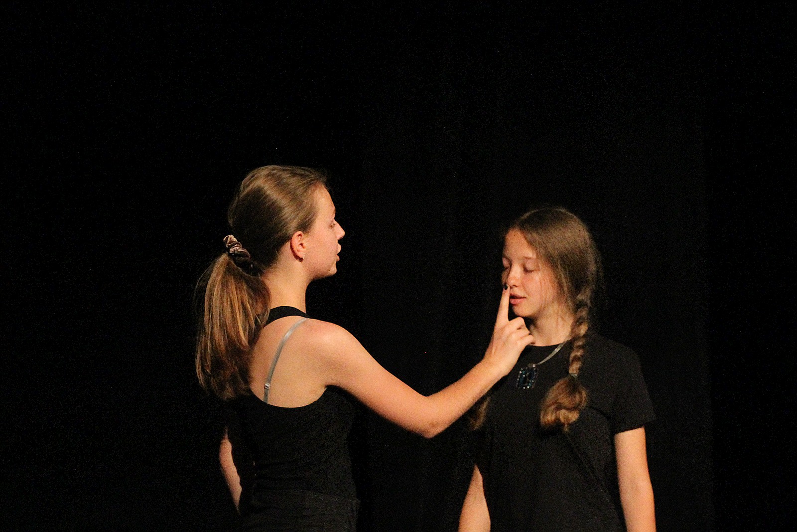 Mały Goniec: Perły z lamusa 2019 na dużej scenie teatralnej