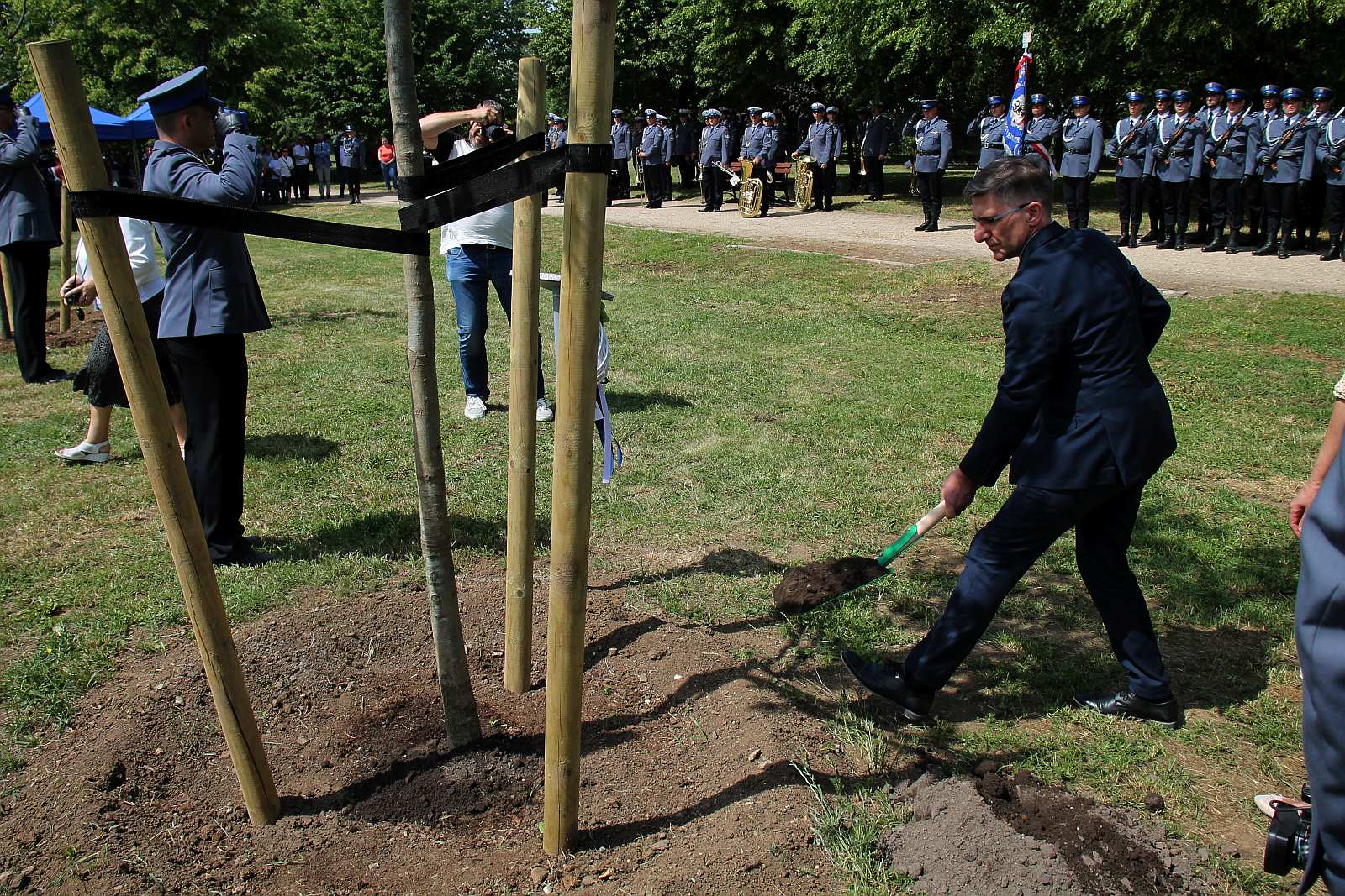 Dęby Pamięci poległych policjantów będą rosły w Parku Bielańskim