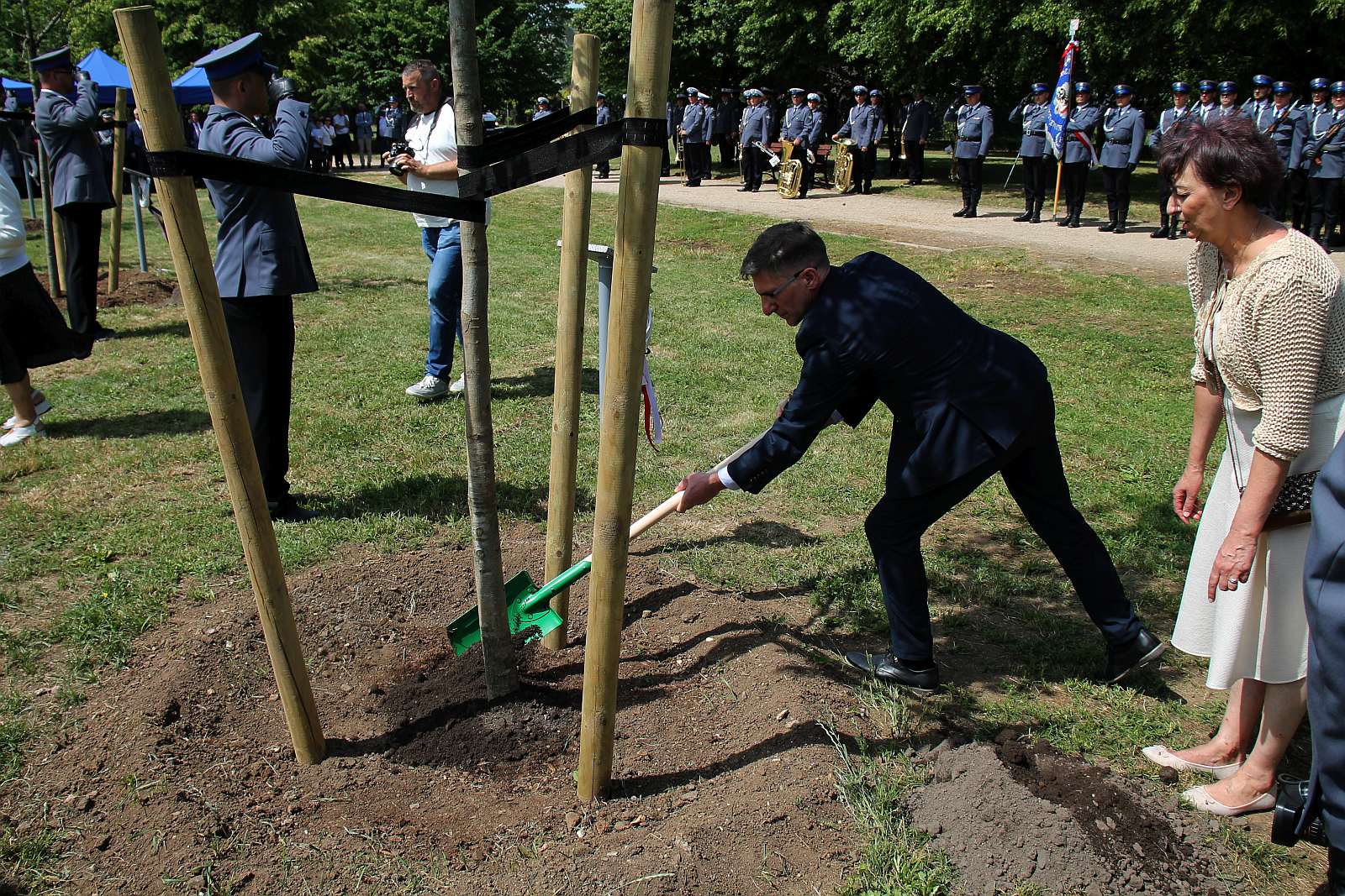 Dęby Pamięci poległych policjantów będą rosły w Parku Bielańskim