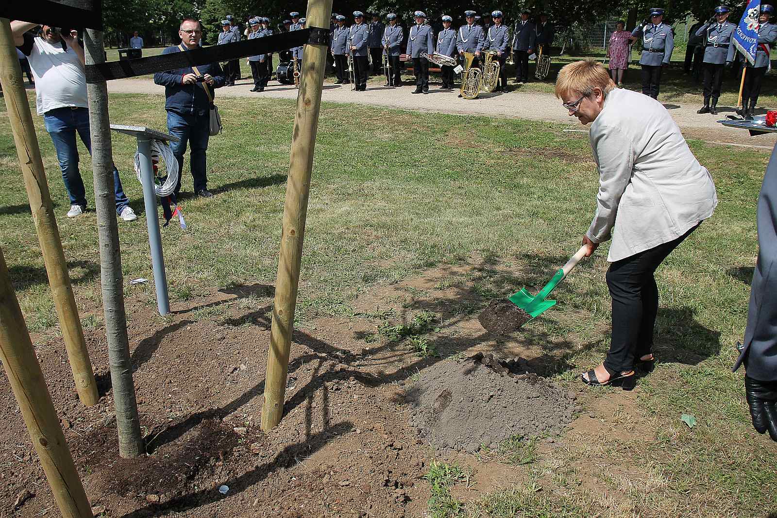 Dęby Pamięci poległych policjantów będą rosły w Parku Bielańskim