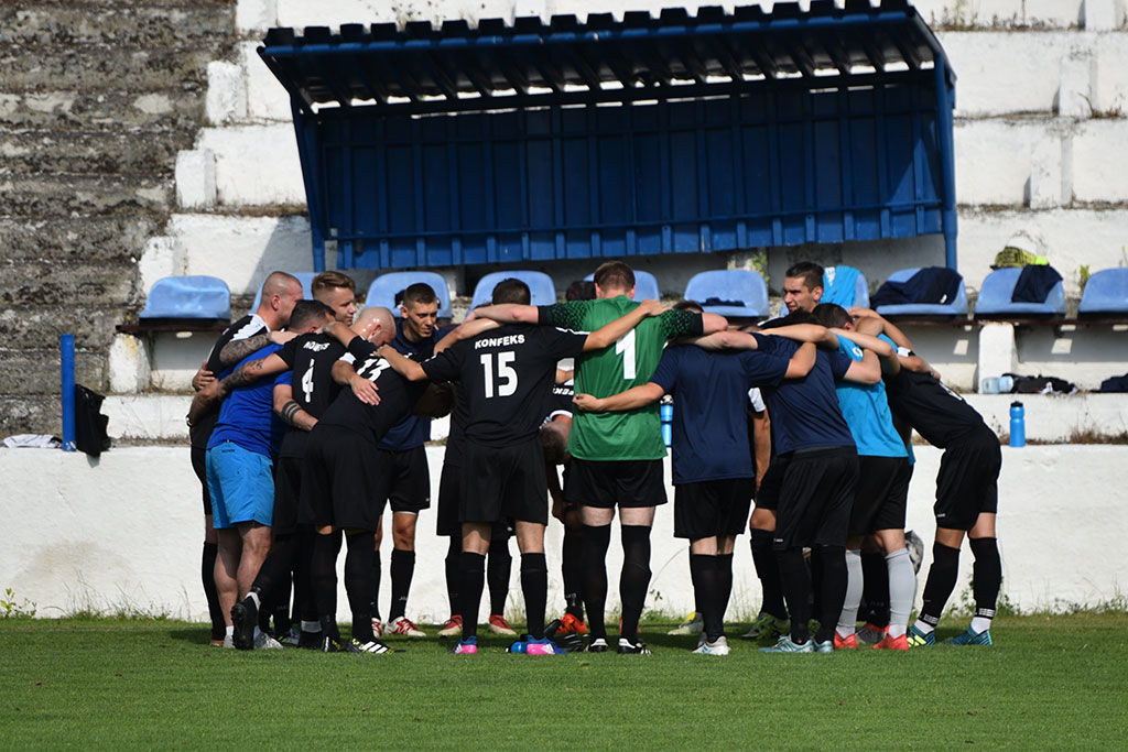 Konfeks Legnica gromi Czarnych Rokitki 7:0