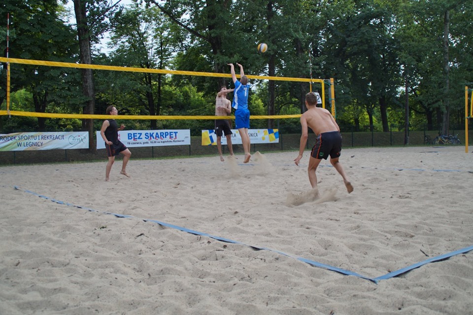 Turniej siatkówki plażowej „BEZ SKARPET”           
