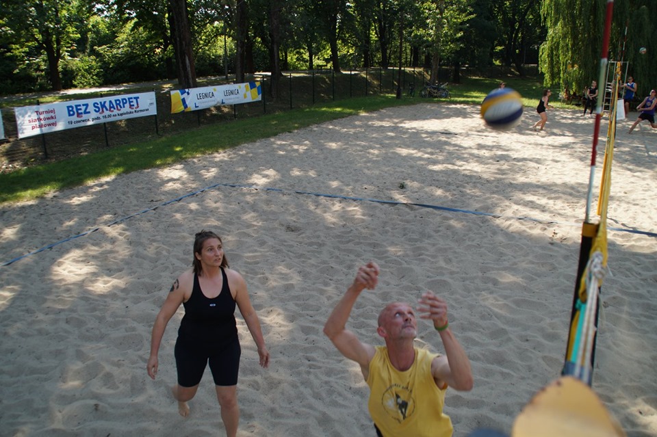 Turniej siatkówki plażowej „BEZ SKARPET”           
