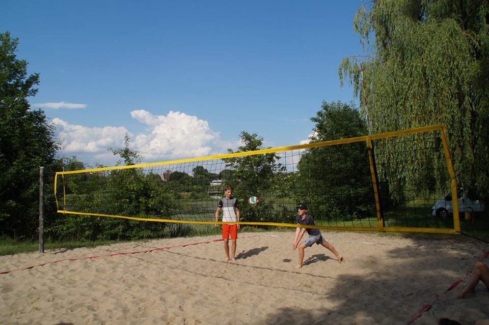 Turniej siatkówki plażowej „BEZ SKARPET”           
