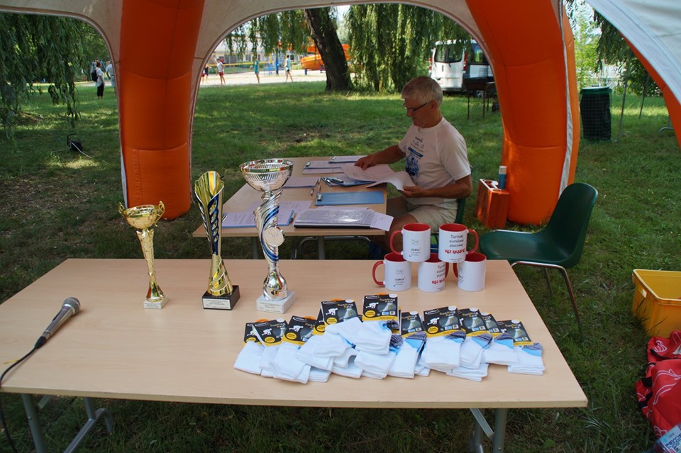 Turniej siatkówki plażowej „BEZ SKARPET”           
