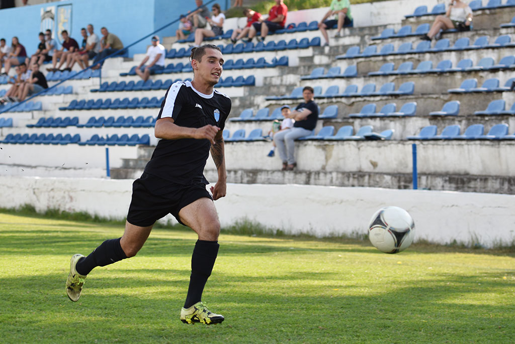 Konfeks Legnica gromi Czarnych Rokitki 7:0