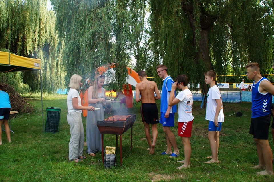 Turniej siatkówki plażowej „BEZ SKARPET”           
