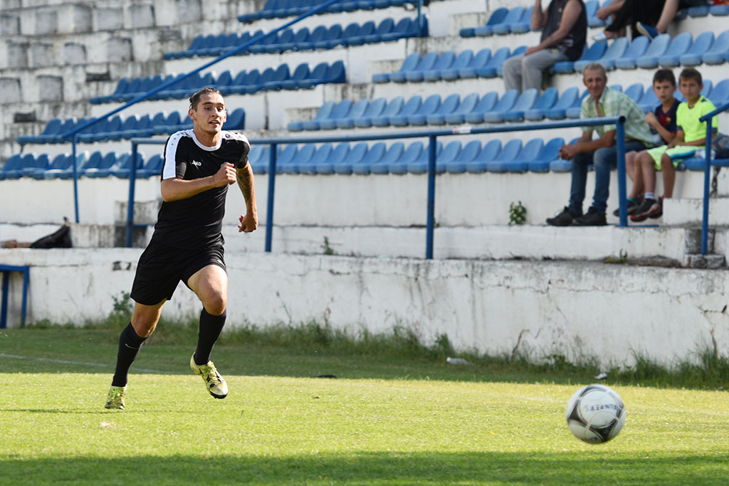 Konfeks Legnica gromi Czarnych Rokitki 7:0
