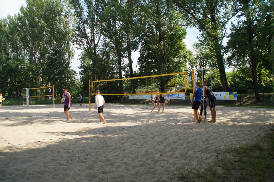 Turniej siatkówki plażowej „BEZ SKARPET”           
