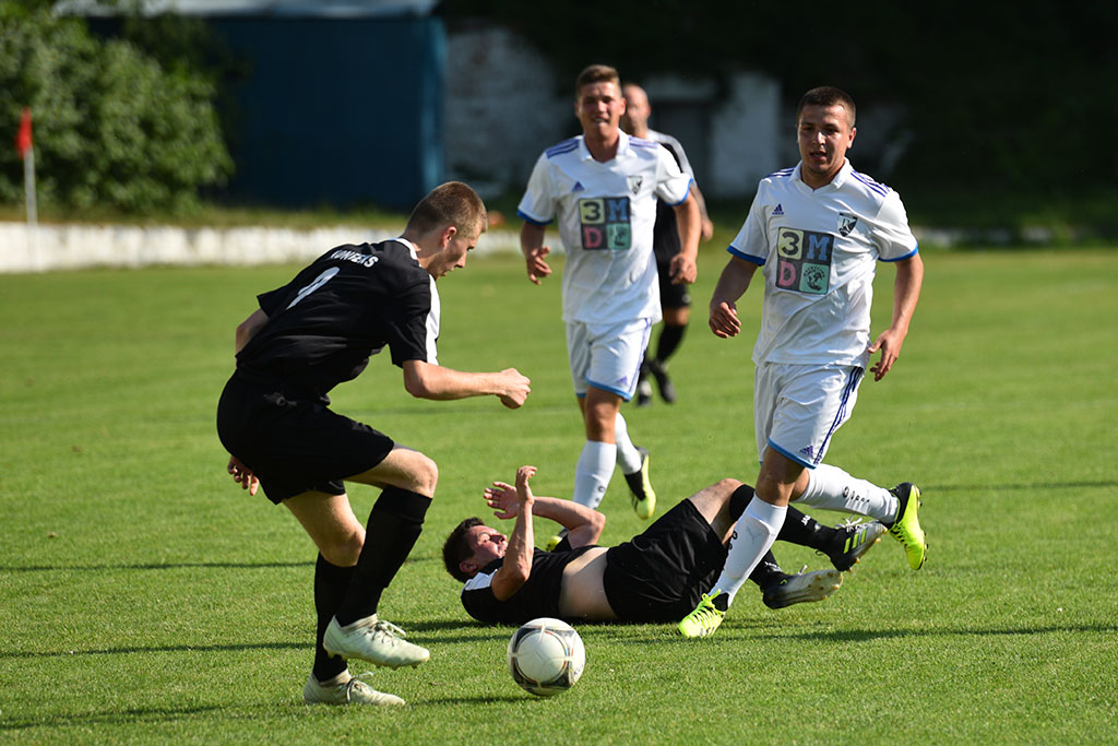 Konfeks Legnica gromi Czarnych Rokitki 7:0