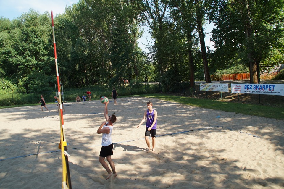 Turniej siatkówki plażowej „BEZ SKARPET”           
