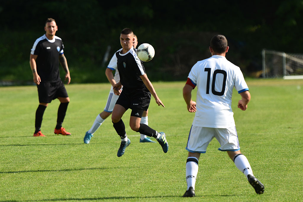 Konfeks Legnica gromi Czarnych Rokitki 7:0