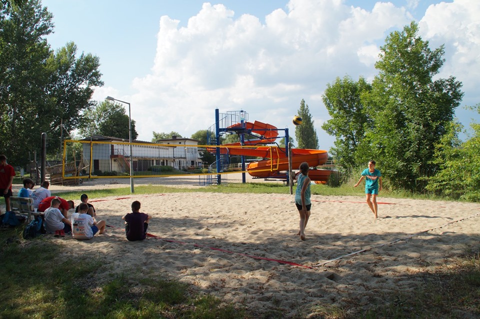 Turniej siatkówki plażowej „BEZ SKARPET”           
