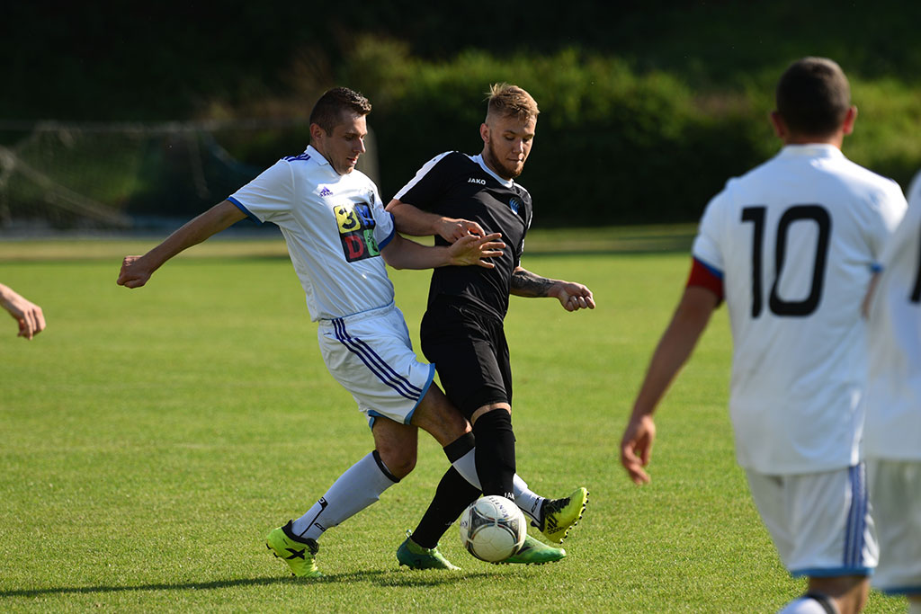 Konfeks Legnica gromi Czarnych Rokitki 7:0