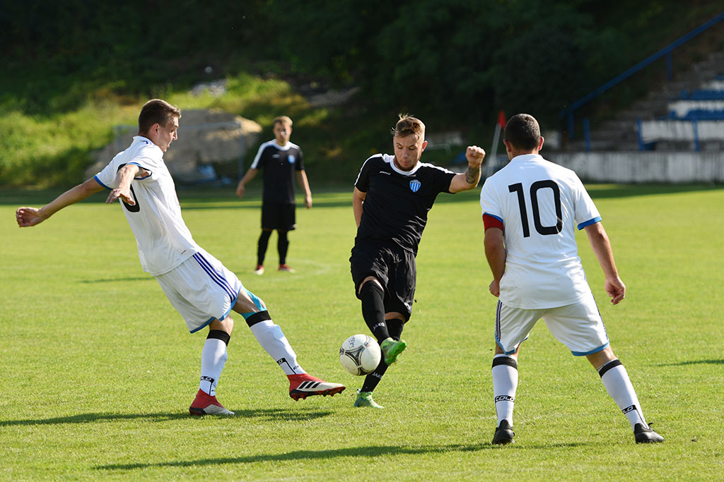 Konfeks Legnica gromi Czarnych Rokitki 7:0