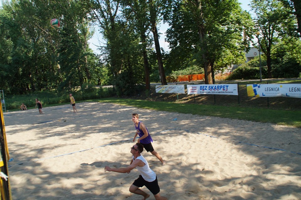 Turniej siatkówki plażowej „BEZ SKARPET”           

