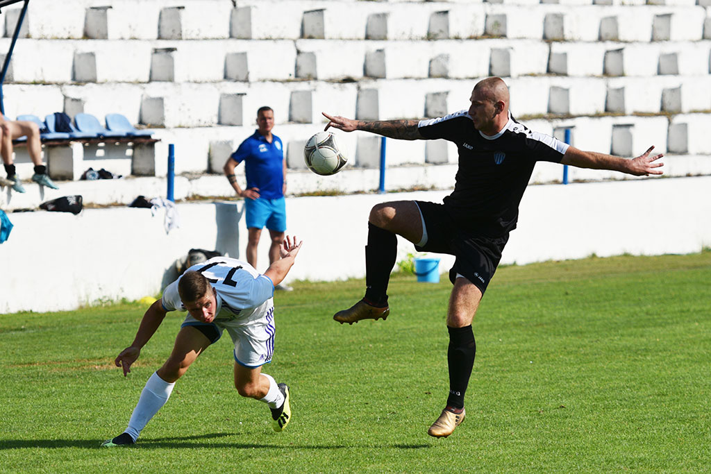 Konfeks Legnica gromi Czarnych Rokitki 7:0