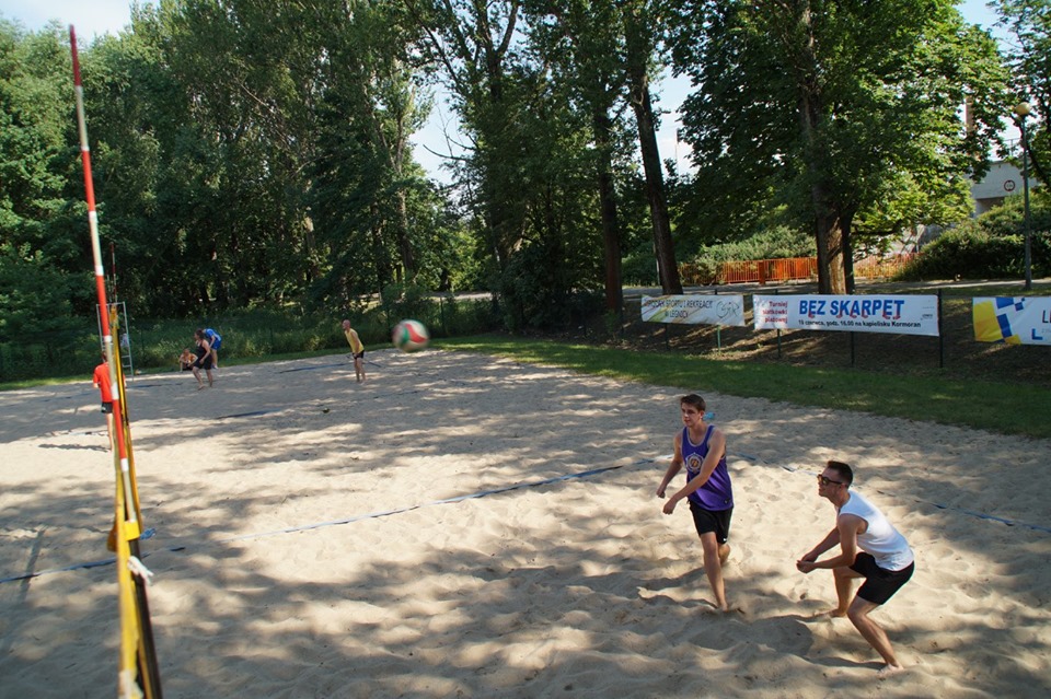 Turniej siatkówki plażowej „BEZ SKARPET”           
