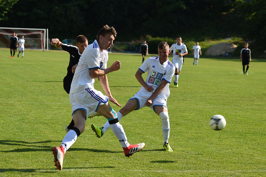 Konfeks Legnica gromi Czarnych Rokitki 7:0