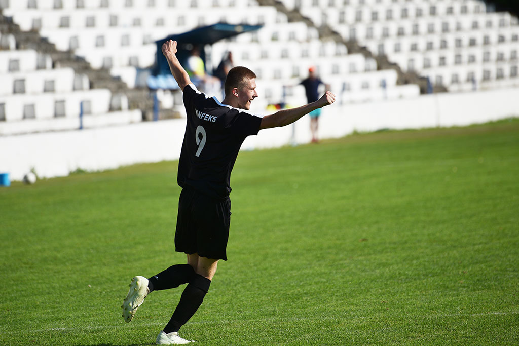 Konfeks Legnica gromi Czarnych Rokitki 7:0