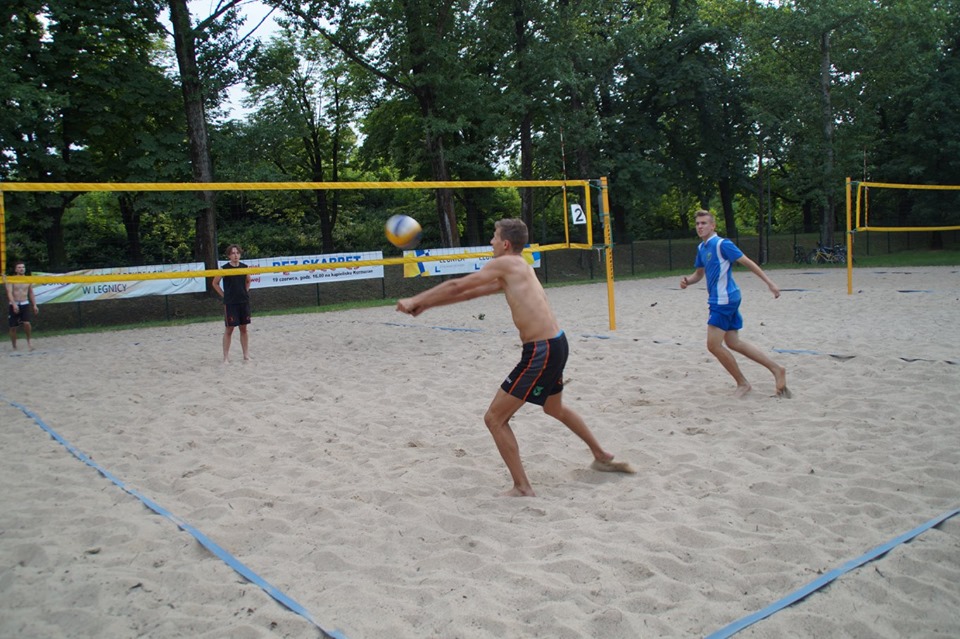 Turniej siatkówki plażowej „BEZ SKARPET”           
