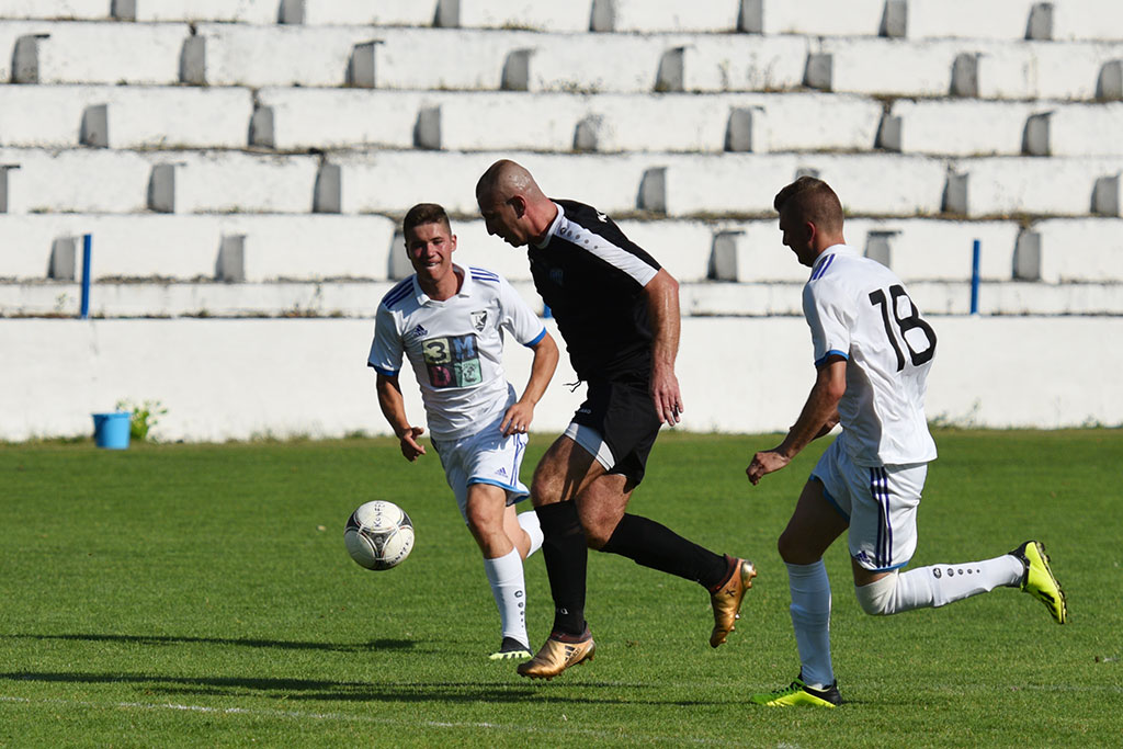 Konfeks Legnica gromi Czarnych Rokitki 7:0