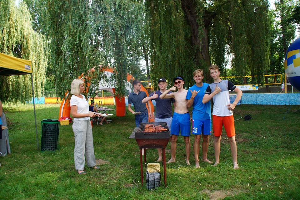 Turniej siatkówki plażowej „BEZ SKARPET”           
