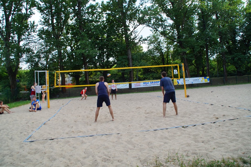 Turniej siatkówki plażowej „BEZ SKARPET”           
