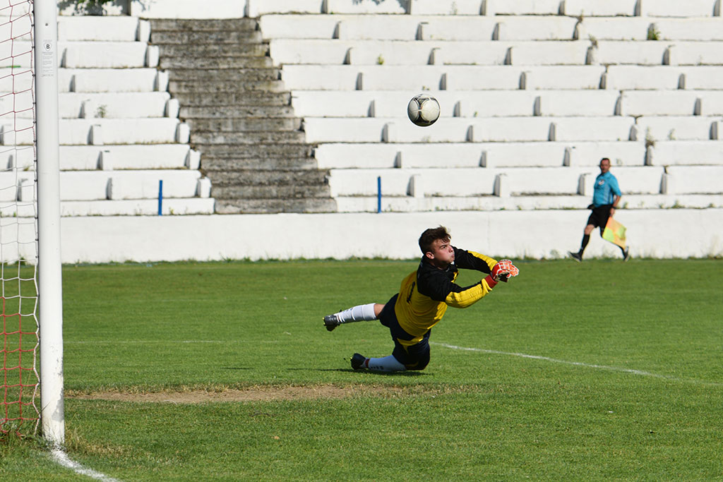 Konfeks Legnica gromi Czarnych Rokitki 7:0