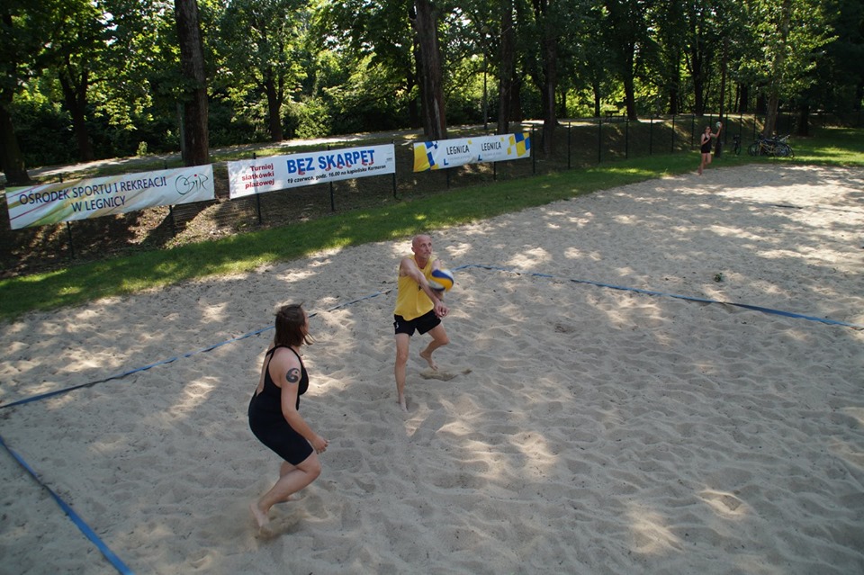 Turniej siatkówki plażowej „BEZ SKARPET”           
