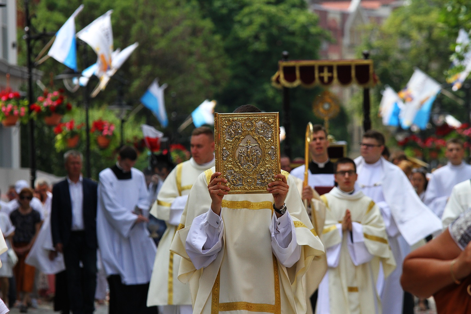 Procesja Bożego Ciała przeszła ulicami Legnicy