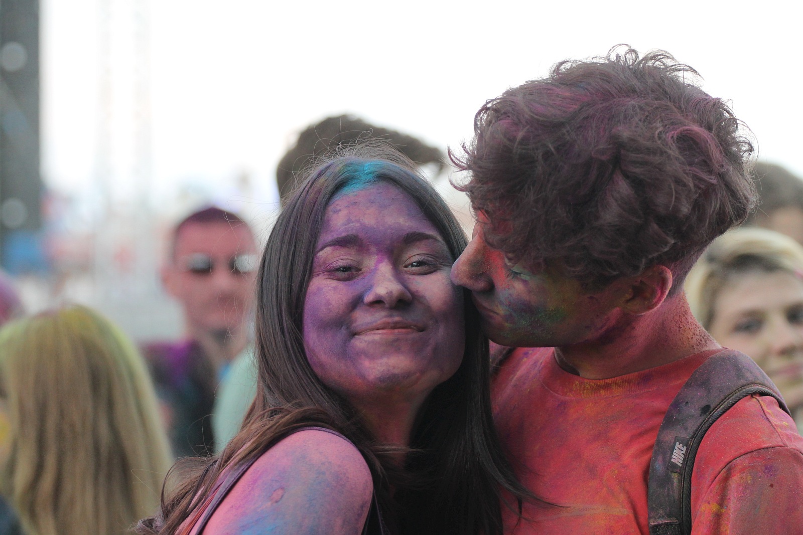 Setki osób na święcie kolorów na legnickim lotnisku