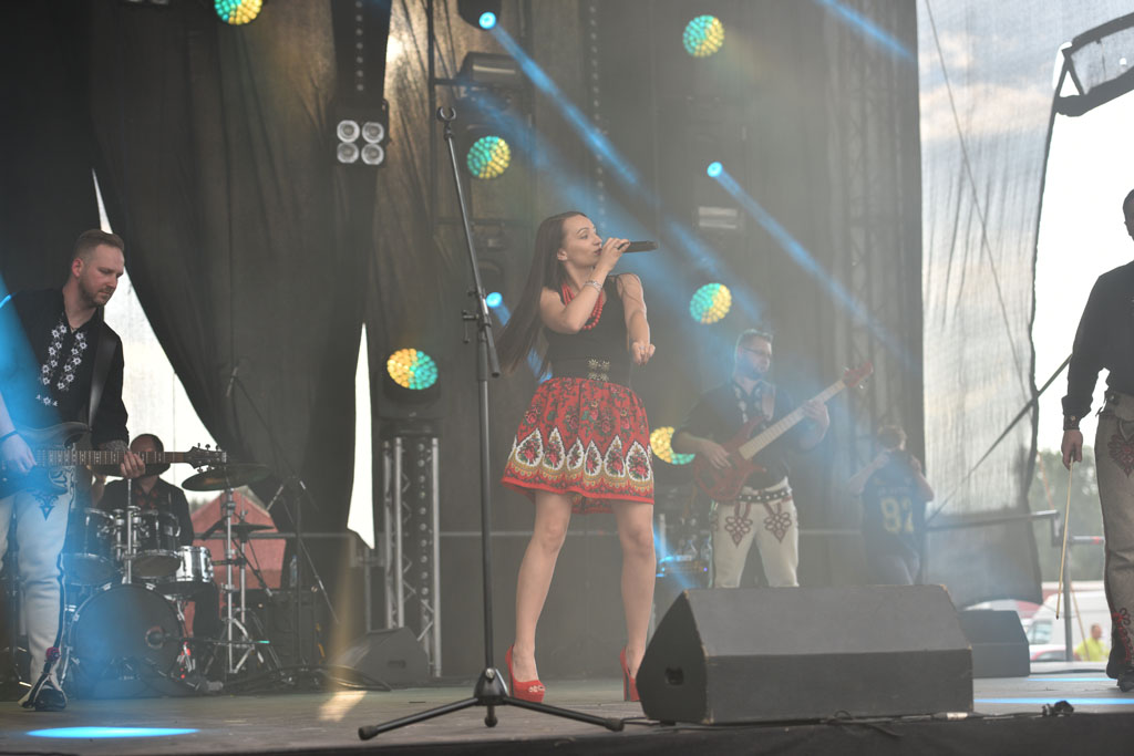 Zbóje opanowały scenę i grają góralskie disco polo