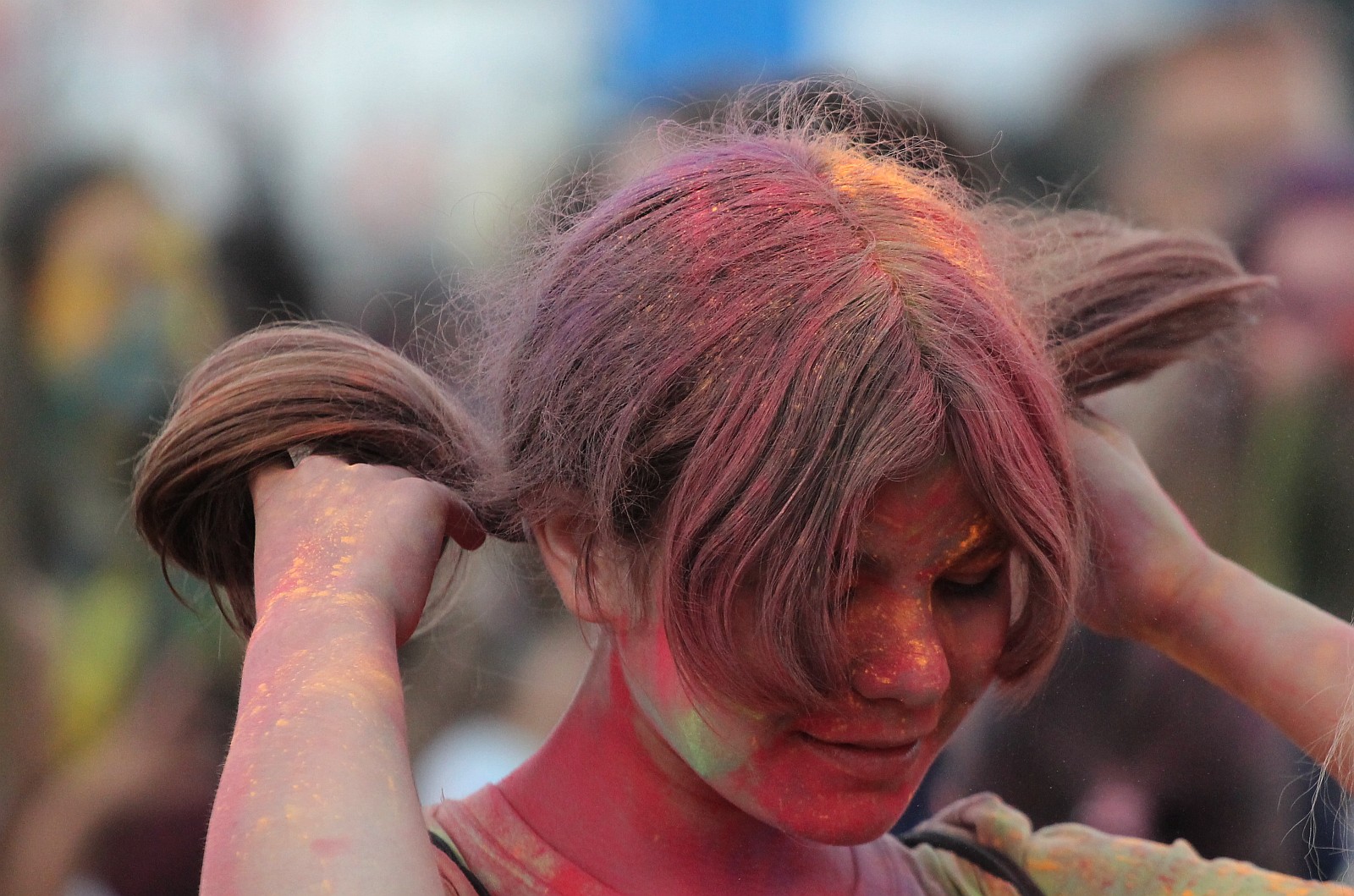 Setki osób na święcie kolorów na legnickim lotnisku