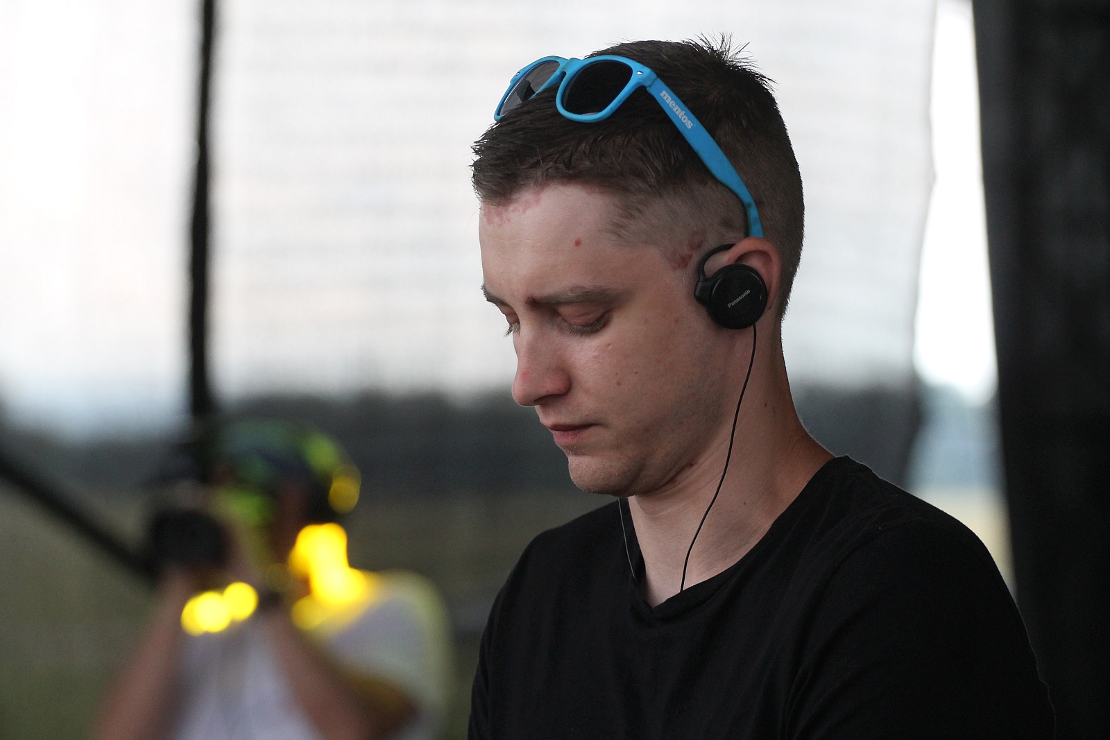 Setki osób na święcie kolorów na legnickim lotnisku