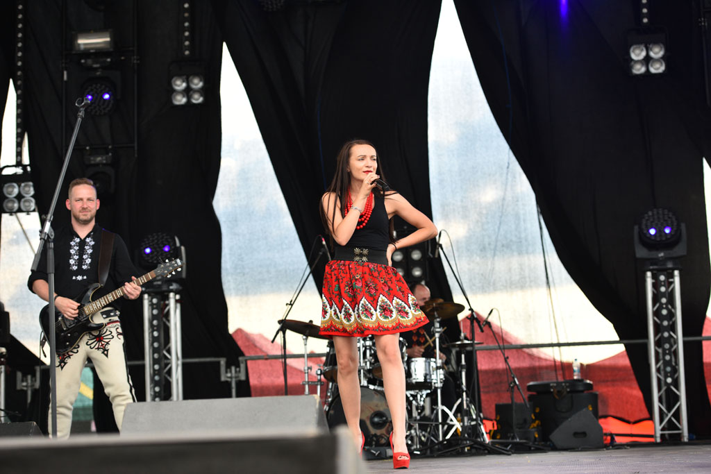 Zbóje opanowały scenę i grają góralskie disco polo