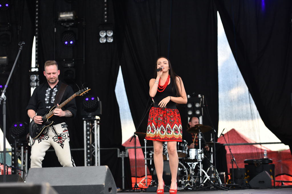 Zbóje opanowały scenę i grają góralskie disco polo