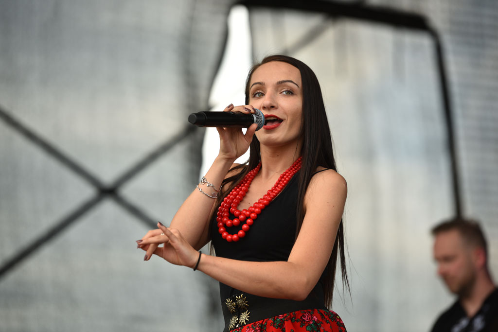 Zbóje opanowały scenę i grają góralskie disco polo