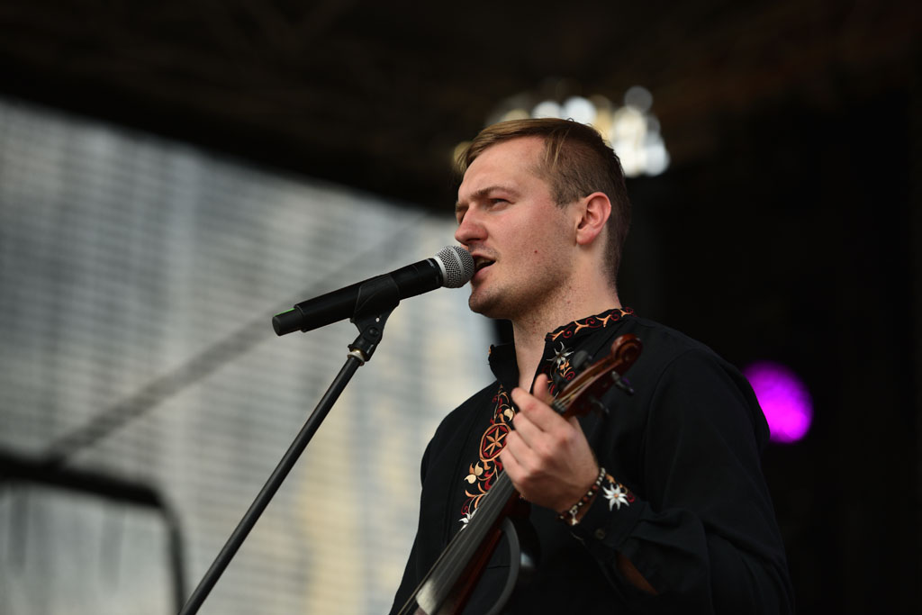 Zbóje opanowały scenę i grają góralskie disco polo