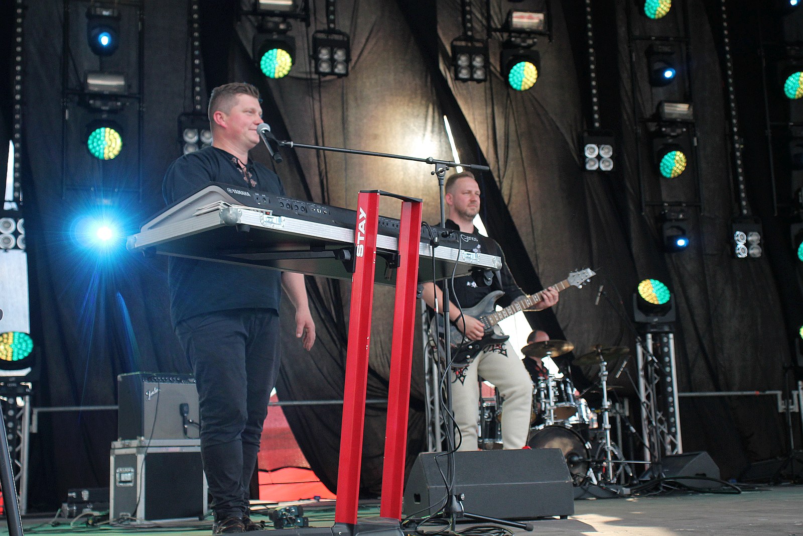 Zbóje opanowały scenę i grają góralskie disco polo