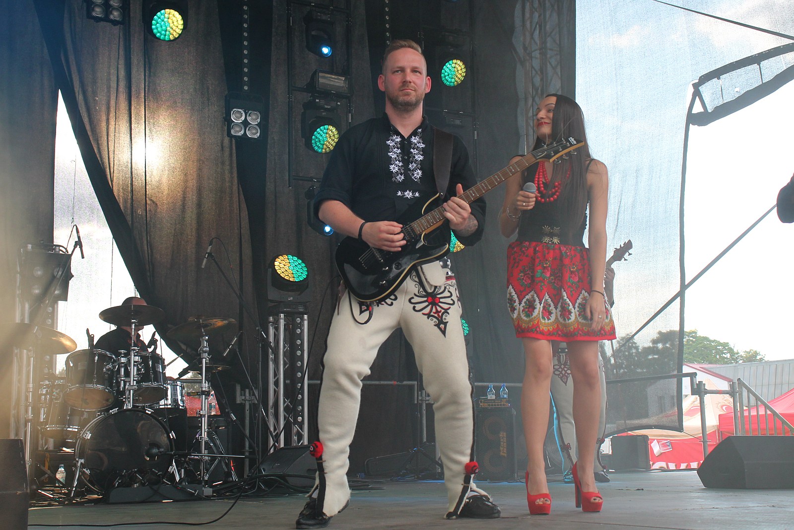 Zbóje opanowały scenę i grają góralskie disco polo